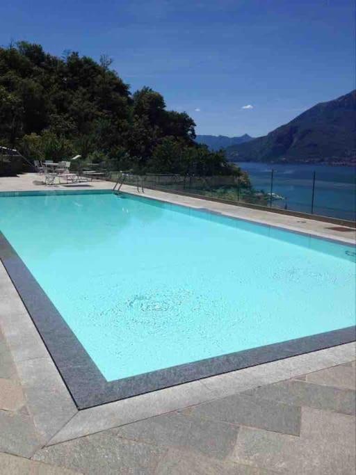 Poolside Apartment Cristina Bellano Exterior foto